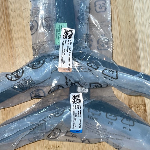 Samsung tv legs. Part number BN96 - Picture 4 of 6